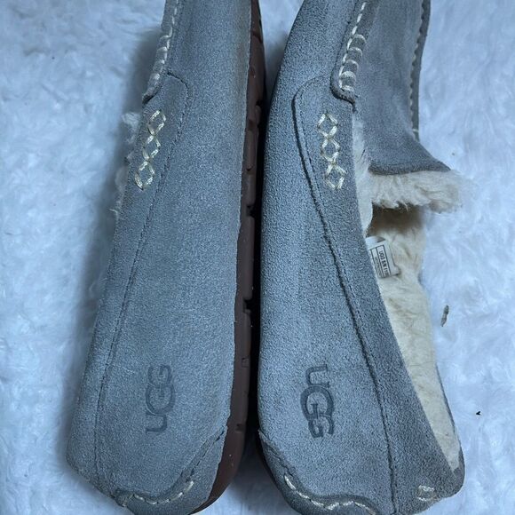 UGG leather suede gray moccasins with sheep skin lining rubber soles siz… - Picture 6 of 10